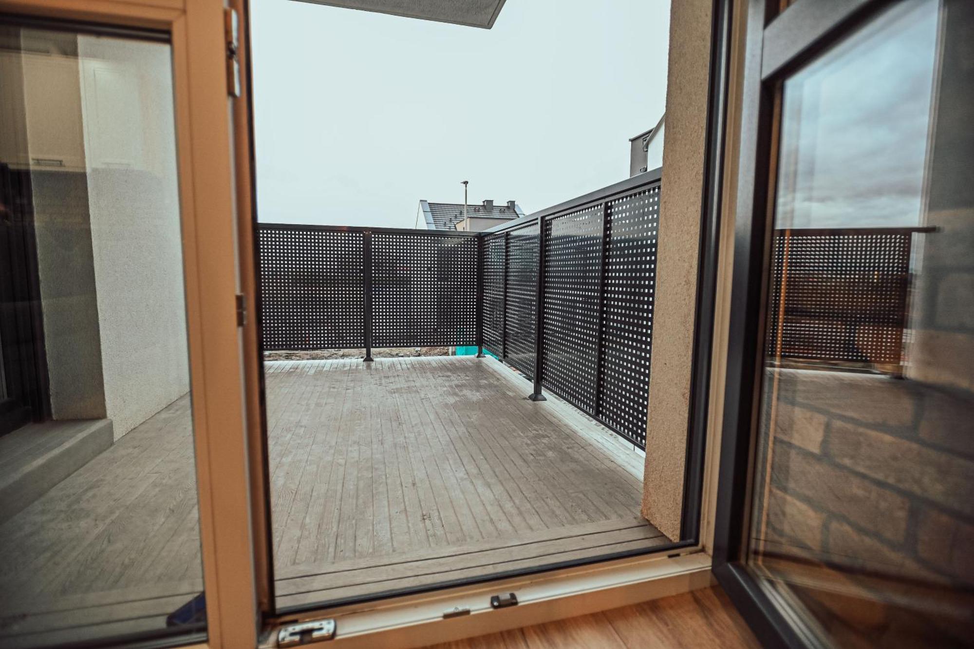 Loft Luxury Apartment & Parking Лешно Екстериор снимка